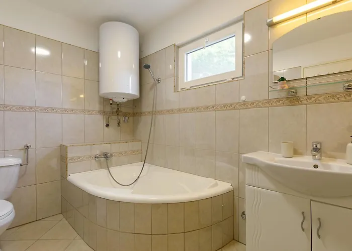 Rakoczi By Interhome